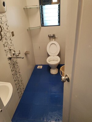 Bathroom in 1 BHK Apartment at Manju Mahal Apartment, Pali Hill – for Rent