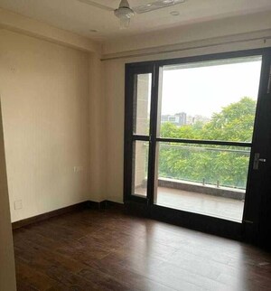 Room in 3 BHK Builder Floor at Palam Vihar – for Rent