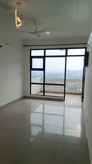 Room in 3 BHK Builder Floor at Palam Vihar – for Rent