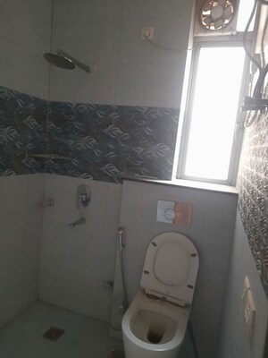 Bathroom in 3.5 BHK Apartment at Pioneer Park Phase 1, Sector 61 – for Rent