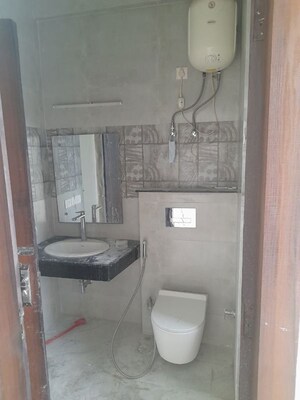 Bathroom in 3.5 BHK Apartment at Pioneer Park Phase 1, Sector 61 – for Rent