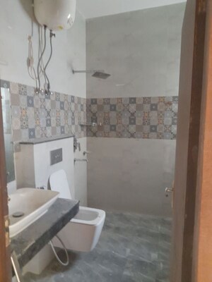 Bathroom in 3.5 BHK Apartment at Pioneer Park Phase 1, Sector 61 – for Rent