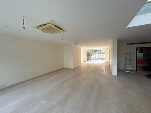 Room in 4 BHK Builder Floor at Sector 22 – for Rent