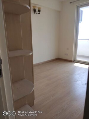 Room in 3 BHK Apartment at Emaar The Palm Drive-The Premier Terraces, Sector 66 – for Rent