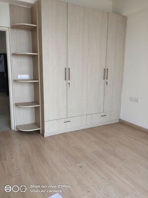 Room in 3 BHK Apartment at Emaar The Palm Drive-The Premier Terraces, Sector 66 – for Rent