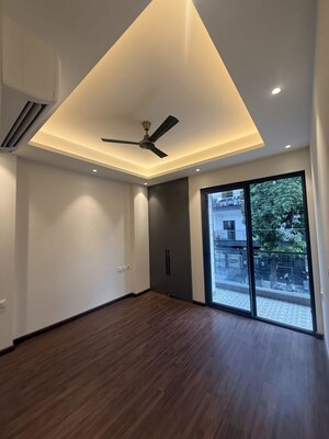 Room in 3 BHK Builder Floor at Sector 22 – for Rent