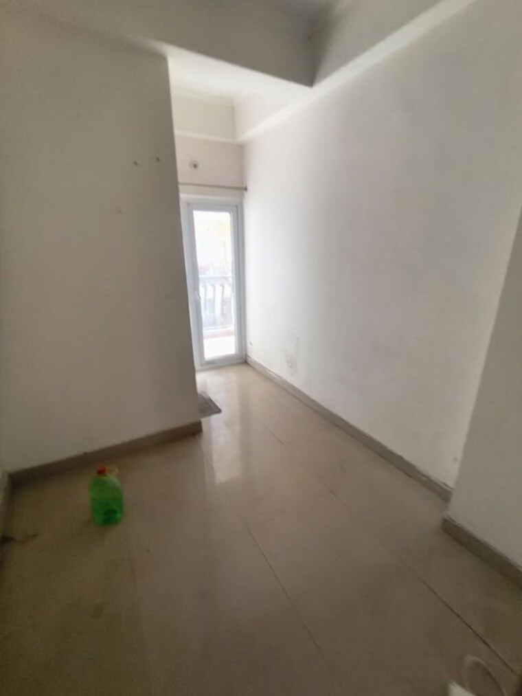 Room, aims-golf-city 3.5 Bedroom 1750 Sq.Ft. Apartment In Sector 75 Noida 10687684