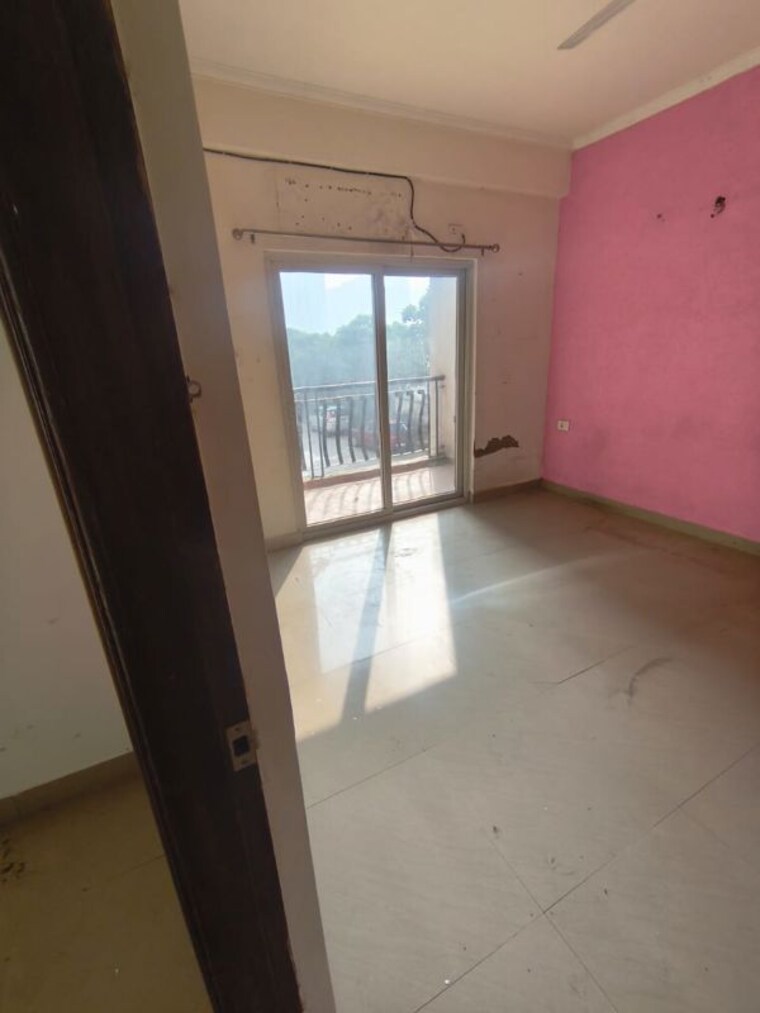 Room, aims-golf-city 3.5 Bedroom 1750 Sq.Ft. Apartment In Sector 75 Noida 10687684