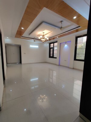 3 BHK Builder Floor For Rent in Green Fields Colony