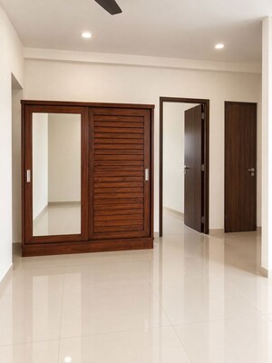 Room in 2 BHK Apartment at Ashapura F Residences, Malad East – for Rent