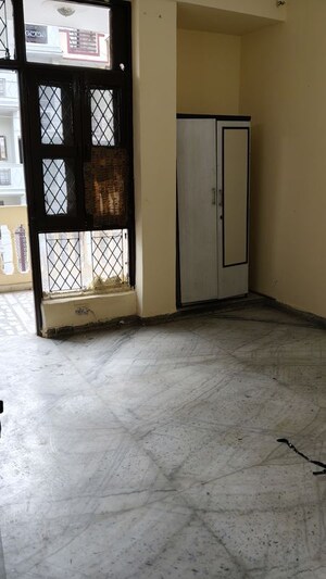 Room in 2 BHK Builder Floor at Spring Field, Sector 31 – for Sale