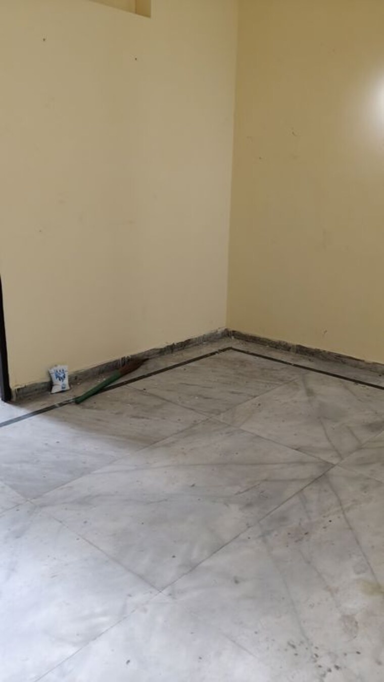 Room, spring-field 2 Bedroom 125 Sq.Ft. Builder Floor In Sector 31 Faridabad 10687716