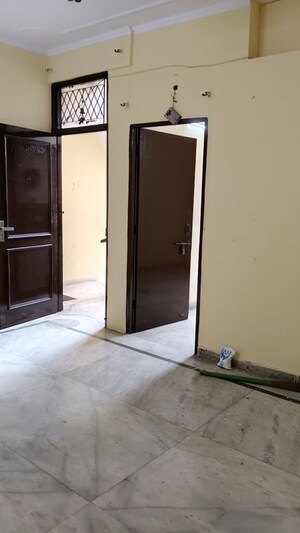 Room in 2 BHK Builder Floor at Spring Field, Sector 31 – for Sale