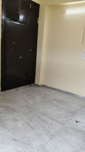 Room in 2 BHK Builder Floor at Spring Field, Sector 31 – for Sale