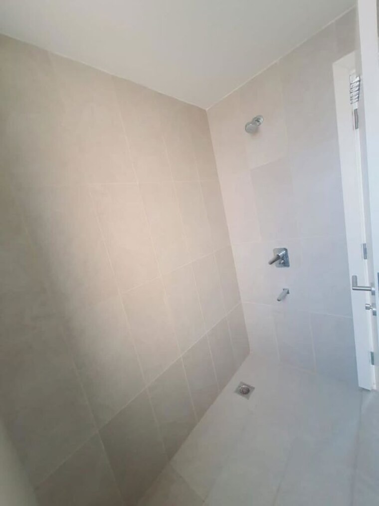 Bathroom, ireo-the-corridors 2 Bedroom 1484 Sq.Ft. Apartment In Sector 67a Gurgaon 10687762