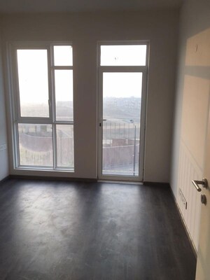 Room in 3.5 BHK Apartment at Ireo The Corridors, Sector 67a – for Rent