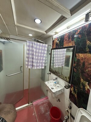 Team Area in 3 BHK Apartment at Arshie Complex, Versova – for Rent
