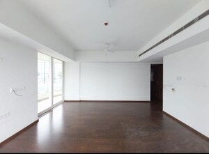 Room in 4 BHK Apartment at Krrish Provence Estate, Gurgaon Faridabad Road – for Rent