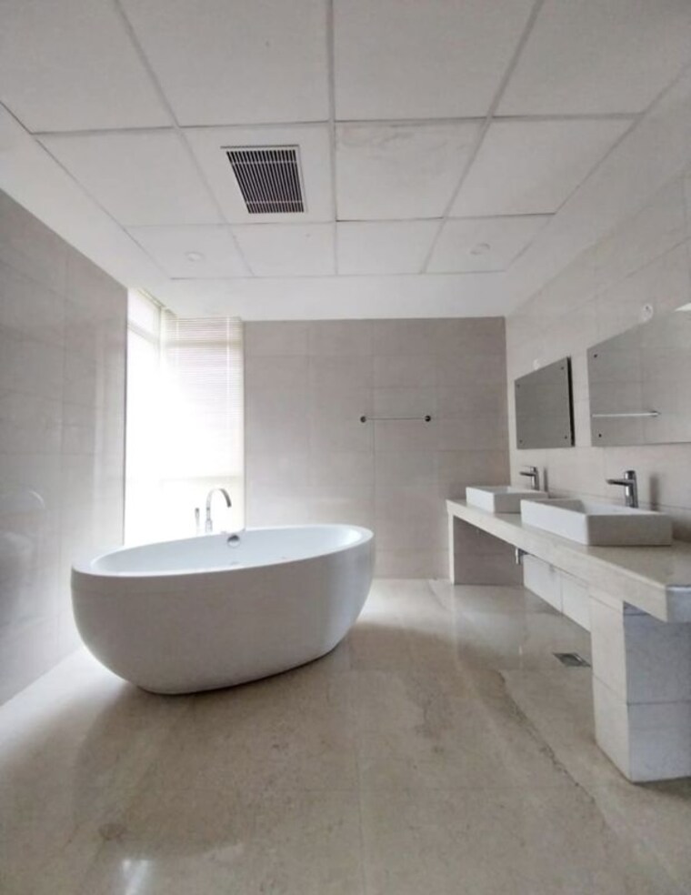 Bathroom, krrish-provence-estate 4 Bedroom 5800 Sq.Ft. Apartment In Gurgaon Faridabad Road Gurgaon 10687805