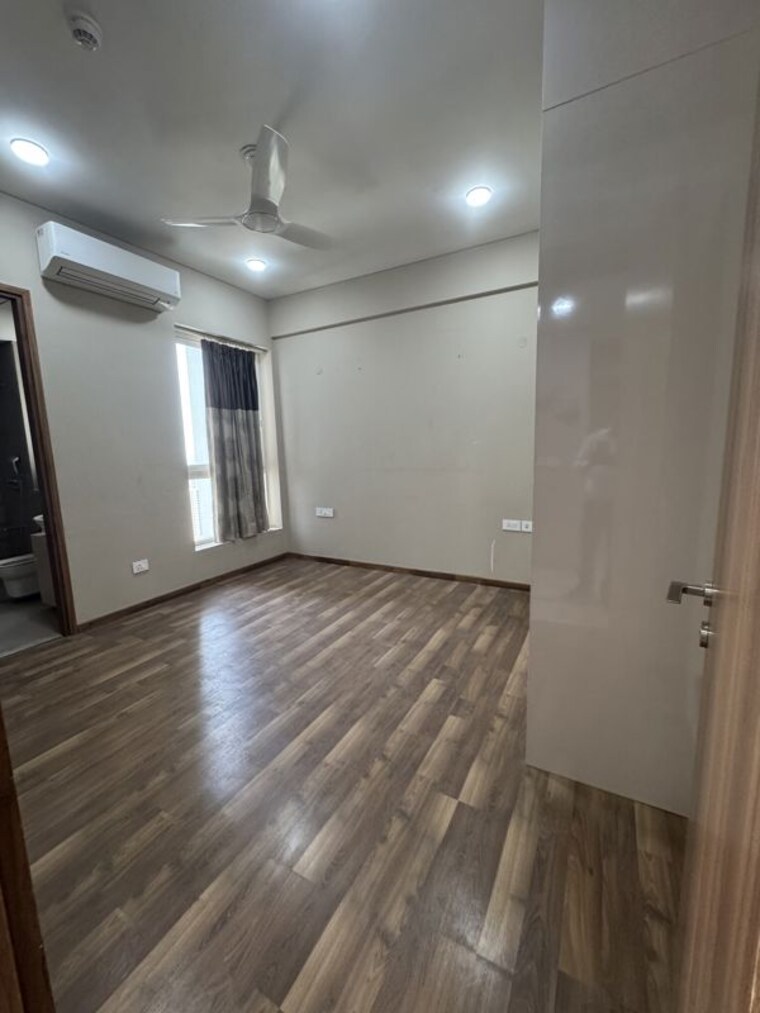 Master Bedroom, conscient-hines-elevate 3 Bedroom 2595 Sq.Ft. Apartment In Sector 59 Gurgaon 10687784