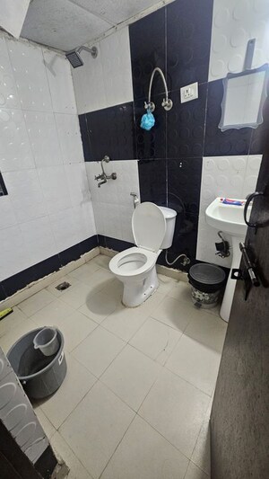 Team Area in 3 BHK Apartment at Gardenia Gateway, Sector 75 – for Rent
