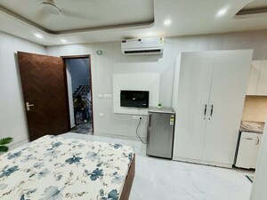 Team Area in 4 BHK Apartment at DLF Westend Heights, Sector 53 – for Rent
