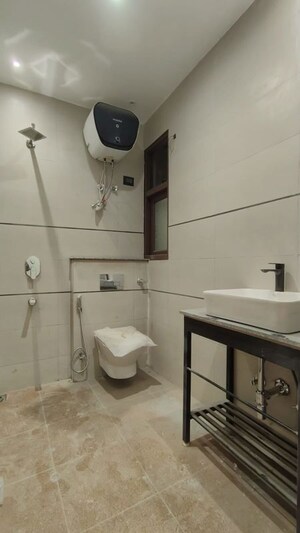 Bathroom in 1 BHK Apartment at Saket – for Rent