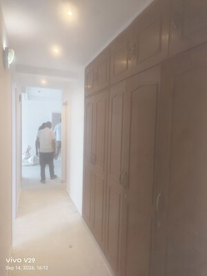 Building Lobby in 4 BHK Apartment at DLF Trinity Towers, Dlf Phase V – for Rent