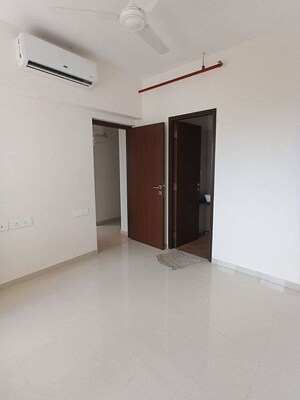 Room in 1 BHK Apartment at Omkar Signet, Malad East – for Rent