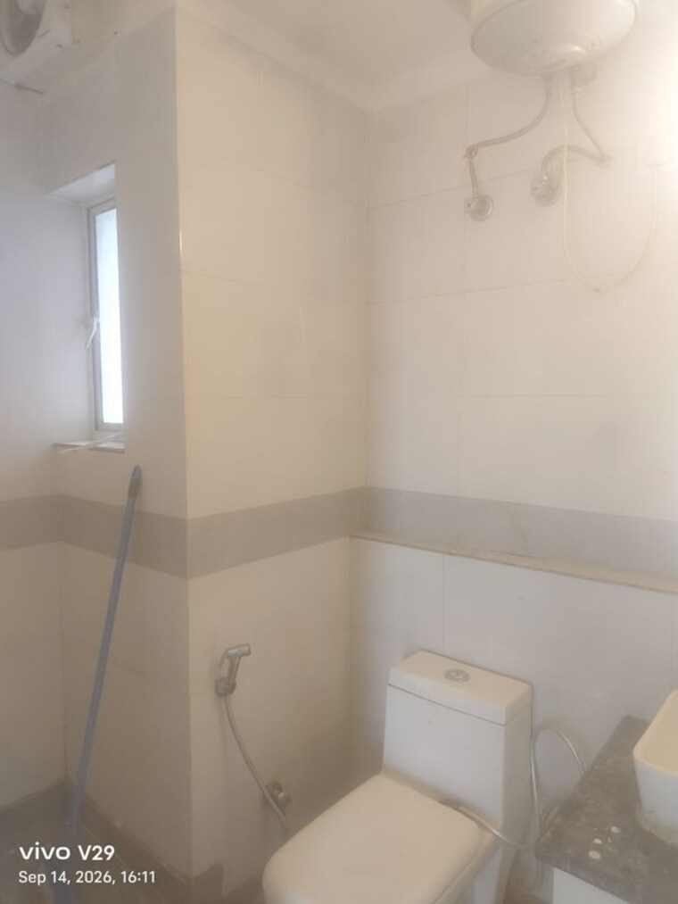 Bathroom, dlf-the-belvedere-park 3 Bedroom 1443 Sq.Ft. Apartment In Sector 24 Gurgaon 10687829