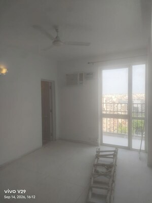 Room in 3 BHK Apartment at DLF The Belvedere Park, Sector 24 – for Rent