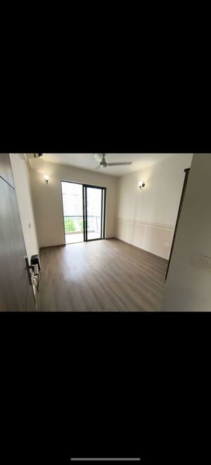 Room in 2 BHK Apartment at Signature Global City 81, Sector 81 – for Rent