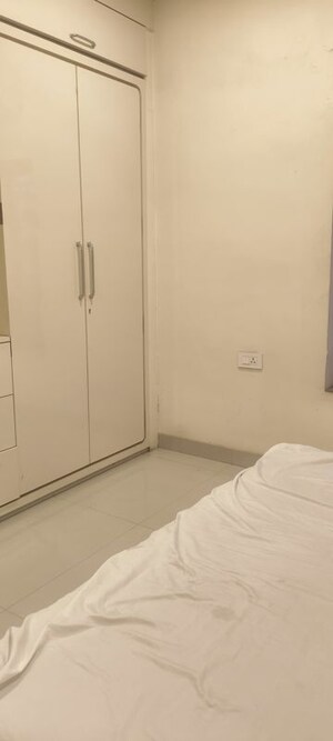 Room in 2 BHK Apartment at Shradha CHS Mahim, Mahim – for Rent