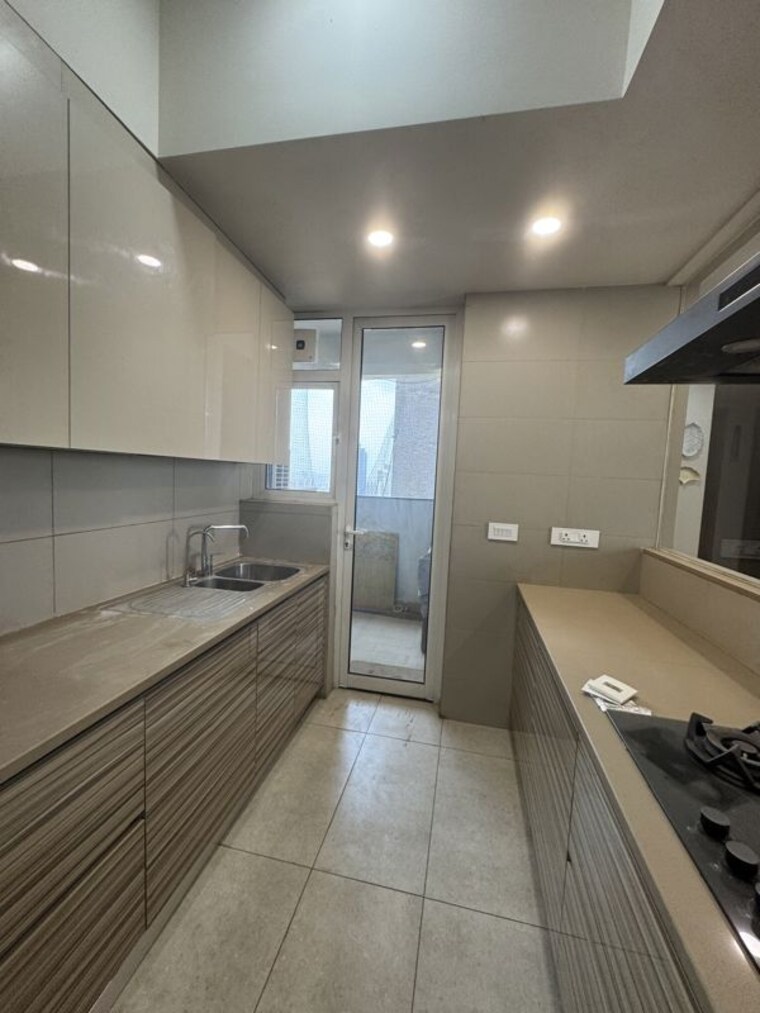 Kitchen, emaar-digi-homes 3.5 Bedroom 2589 Sq.Ft. Apartment In Sector 62 Gurgaon 10687816