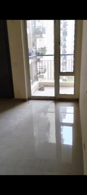 Room in 2 BHK Apartment at MCC Signature Heights, Raj Nagar Extension – for Rent