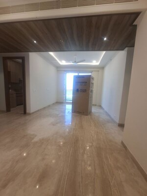 Room in 3 BHK Builder Floor at Sector 21 – for Rent