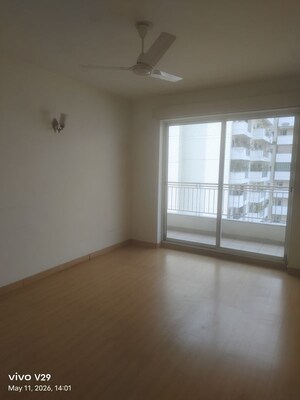 Room in 3 BHK Apartment at Bestech Park View Spa, Sector 47 – for Rent