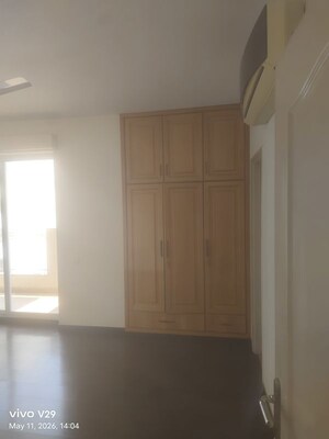 Room in 3 BHK Apartment at Bestech Park View Spa, Sector 47 – for Rent
