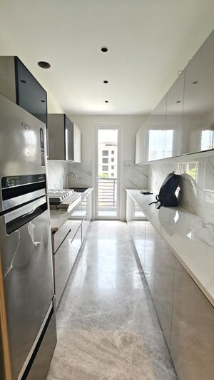 Team Area in 3 BHK Builder Floor at Sector 21 – for Rent