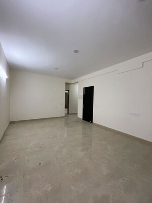 Room in 3 BHK Builder Floor at Sector 22 – for Rent