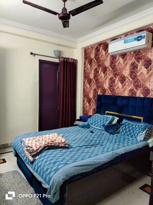 Bedroom in 2.5 BHK Builder Floor at Uppal Southend, Sector 49 – for Rent