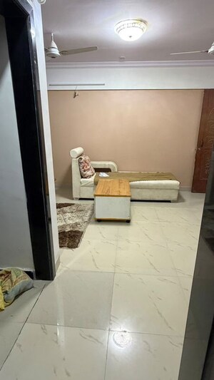 2 BHK Apartment For Rent in Kanchan Apartment 39, Vasant Vihar