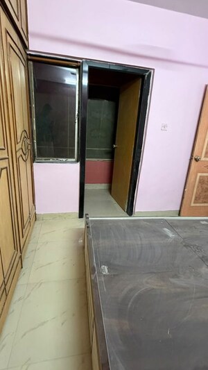 Room in 2 BHK Apartment at Kanchan Apartment 39, Vasant Vihar – for Rent