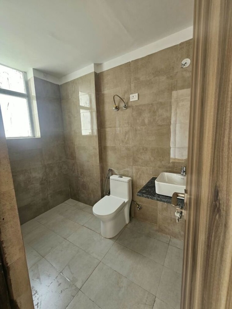 Bathroom, capital-residency-360 3 Bedroom 1900 Sq.Ft. Apartment In Sector 70a Gurgaon 10687919