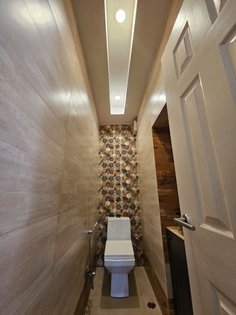 undefined, emaar-mgf-emerald-hills 2.5 Bedroom 214 Sq.Ft. Apartment In Sector 65 Gurgaon 10687951