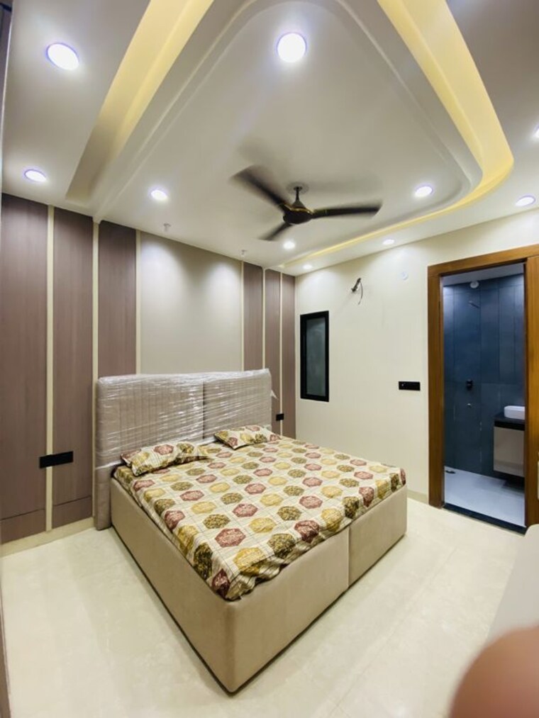 Bedroom, dwarka mor 3 Bedroom 120 Sq.Yd. Builder Floor In Dwarka Mor Delhi 10685060