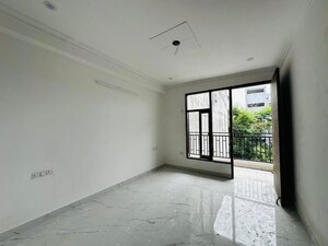 Room in 1 BHK Builder Floor at Saket – for Rent