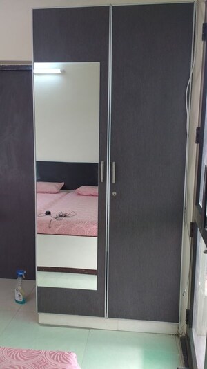 Furnished Amenities in Studio Apartment at Saket – for Rent