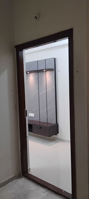 Room in 2 BHK Apartment at DS MAX Sahara, Hosa Road – for Rent