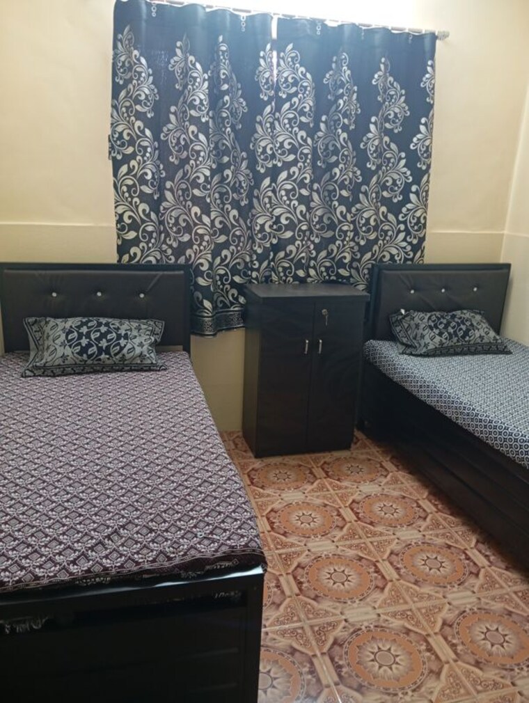 Bedroom, iit area Pg For Boys & Girls In Iit Area 10688005